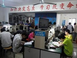 廣州聯(lián)合電腦維修學校 培養(yǎng)專業(yè)計算機維修人才